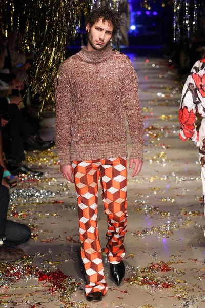 Look 24